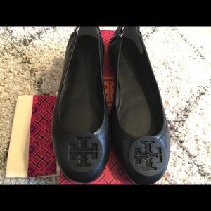 BNIB Tory Burch Black Leather Minnie Travel Flats